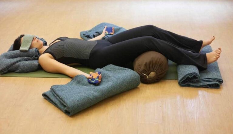 A Yoga Restaurativa